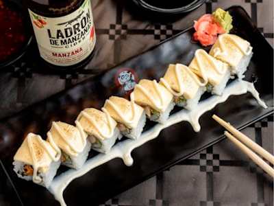 Menú Crunchy Chicken & Cheese Roll