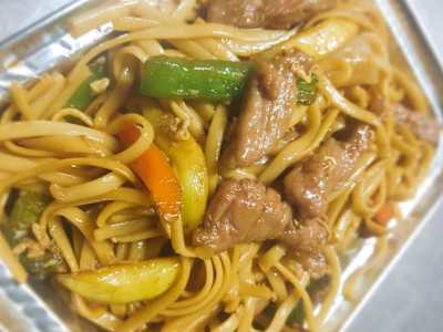 Tallarines Fritos con Ternera