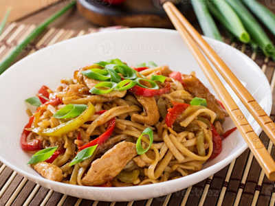 Udon Con pollo