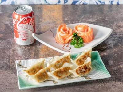 Sashimi Salmón + Empanadillas Japonesas (6u) + Bebida