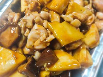 Pollo con Bambú y Setas Chinas