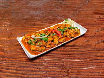 Mussels Masala with Tomato Sauce and Spices