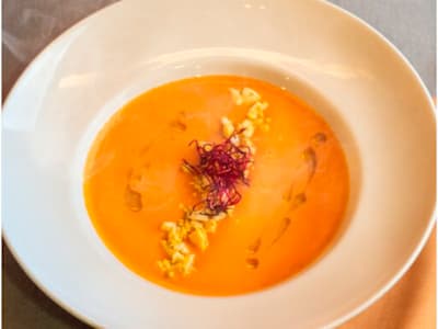 Salmorejo cordobés con su picada de huevo - Vegana
