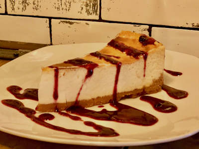 Tarta Casera de Queso con Mermelada de Arándanos