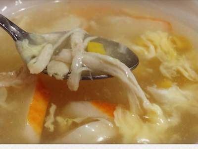 Sopa de Maíz, Carne de Cangrejo y Pollo