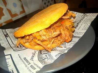 Arepa de ternera desmechada