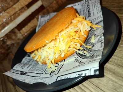 Arepa Tres Quesos
