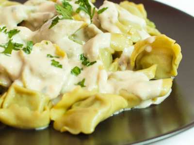 Pasta Verde rellena y queso - Ración