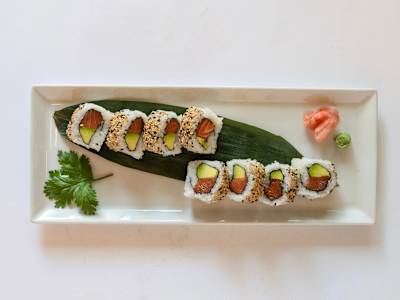 Salmón y Aguacate Roll