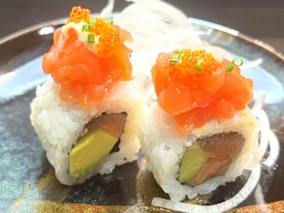 Salmón y Aguacate Spicy Roll, 10 Piezas