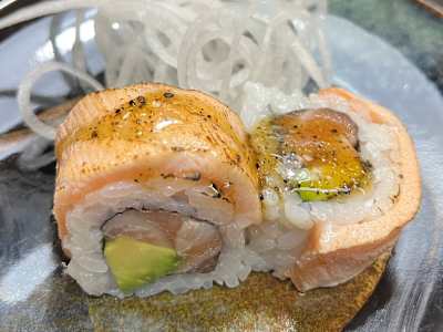 Salmón y Trufa Roll, 10 Piezas