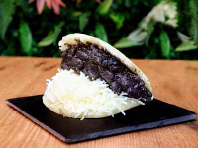 Arepa Dominó