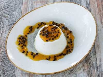 Panna Colta con Coco, Lima y Maracuyá