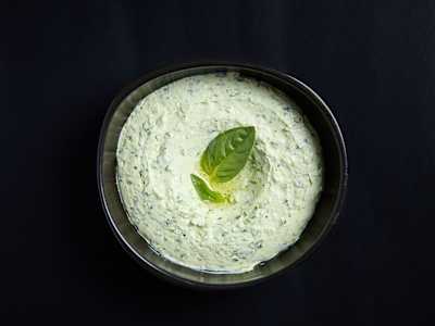 LABNE PESTO