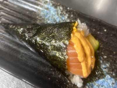 Temaki Salmone E Avocado Salsa Spicy
