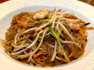 Spaghetti di Soia con Gamberi e Verdure