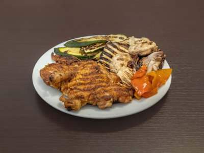 Coscia di Pollo Disossata con Verdure Grigliate