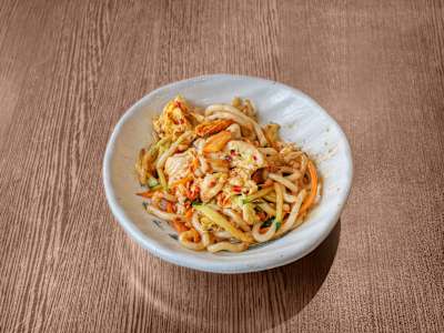 Spaghetti Udon con Pollo Piccante