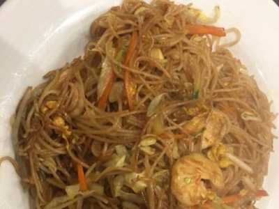 Spaghetti di Riso con Verdure e Carne