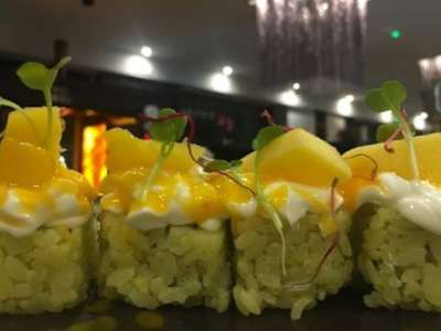 Uramaki Mango Roll