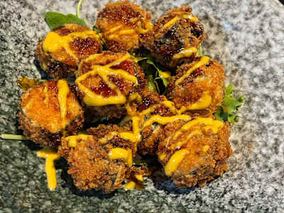 Uramaki Katsubuah Roll