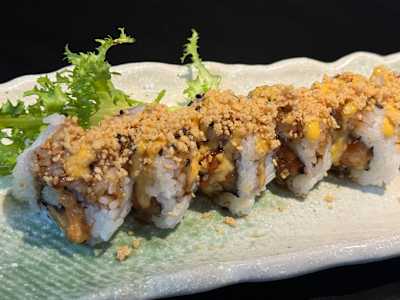 Uramaki Sake Spicy