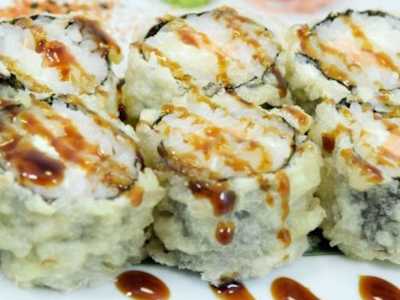 Uramaki Philadelphia roll in tempura