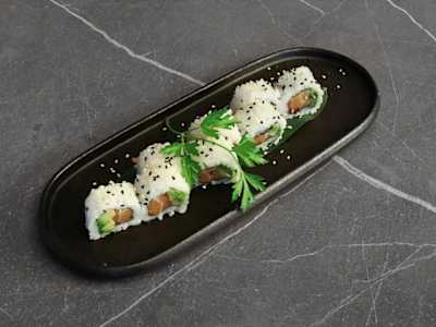 Uramaki Sake Avocado