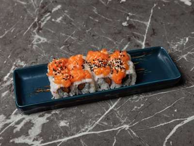 Uramaki Spicy Sake