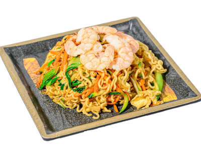 Ramen Saltati con Gamberi
