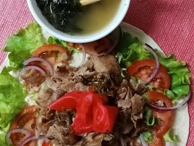Piadina kebab zenzero wasabi e zuppa di miso