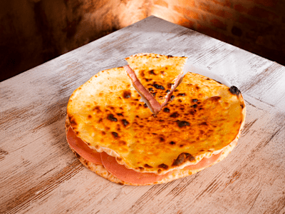 Focaccia Pizza e Mortazza