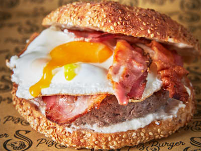 Pizburger Carbonara
