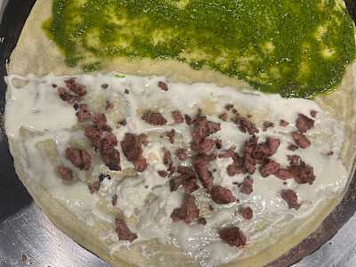 Crepe con Salsiccia, Stracchino e Pesto