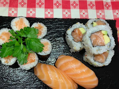 81. Sushi Misto Sake 14pz