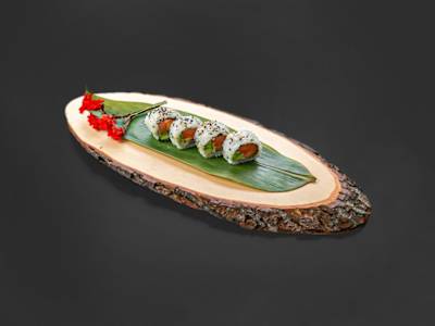 Uramaki Sake con Avocado