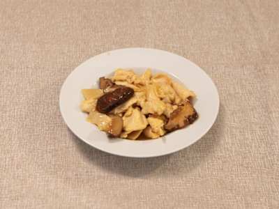 Pollo con Bambù e Funghi Cinesi