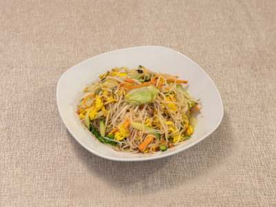Spaghetti di Riso Saltati con Verdure