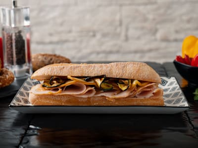 Sfilatino con Tacchino, Scamorza e Zucchine Grigliate