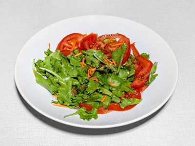 Insalatona con Insalata Verde, Carote e Pomodoro