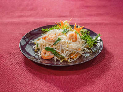 Spaghetti di Riso con Gamberi e Verdure