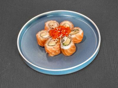 Uramaki Sake Sakura