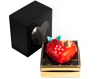 Torta a Forma di Cuore Chantilly e Fragoline Glassa Rossa