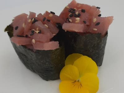 Gunkan Maguro