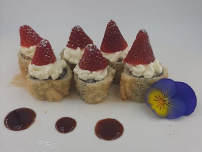 Hosomaki Sake Fritto con Fragola