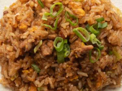 122 - Riso saltato con Manzo / Stir-fried Rice with Beef / 牛肉炒饭