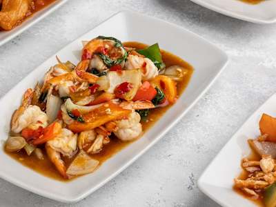 Pad Kra Pao Pla o Kung