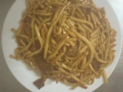 Spaghetti Thailandesi con Manzo e Cipolline