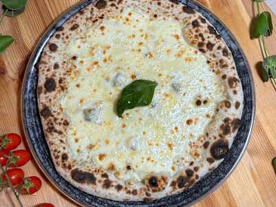 Quattro Formaggi Maxi