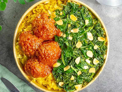 Polpette Homemade al Pomodoro con Riso Basmati Bio Profumato al Curry e Spinaci Cotti a Vapore